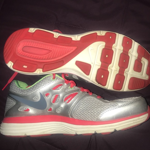 Nike dual fusion size 9! - Picture 3 of 4